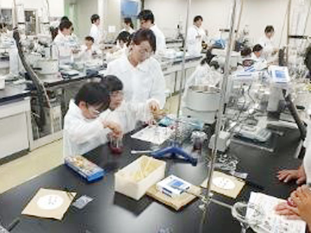 夏休み親子科学講座②「いろんなスライムを作ってみよう」初級編3