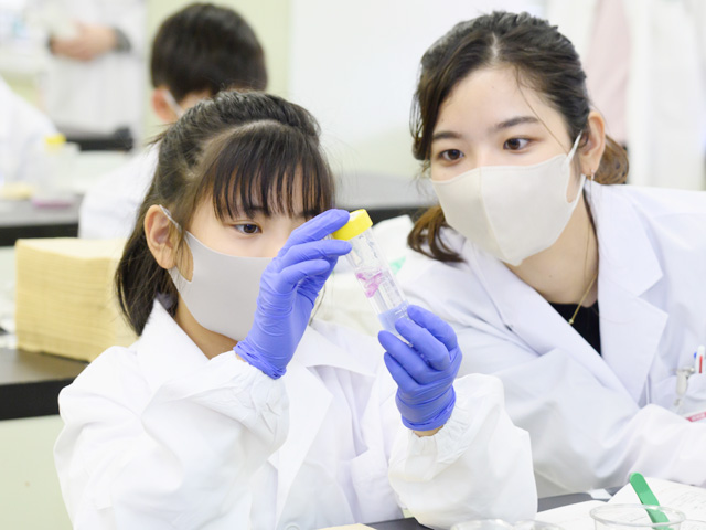 ひらめき☆ときめきサイエンス－金沢医科大学プログラム－
「からだを透かして見てみよう　－透明人間できるかな？－2023」2
