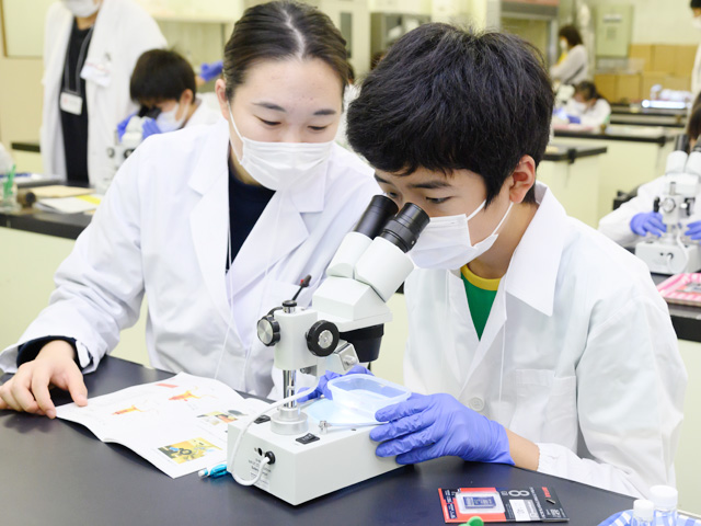 ひらめき☆ときめきサイエンス－金沢医科大学プログラム－
「からだを透かして見てみよう　－透明人間できるかな？－2023」4