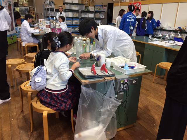 楽しい科学実験・英会話教室4