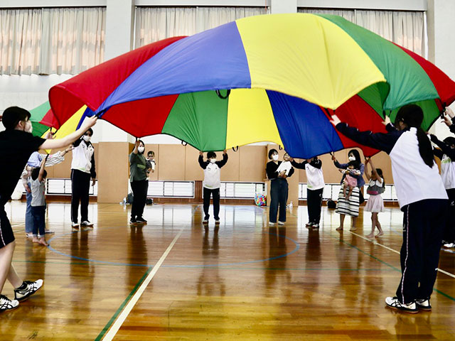 西短大の体育館であそぼう！／双子ファミリー子育て交流会※3