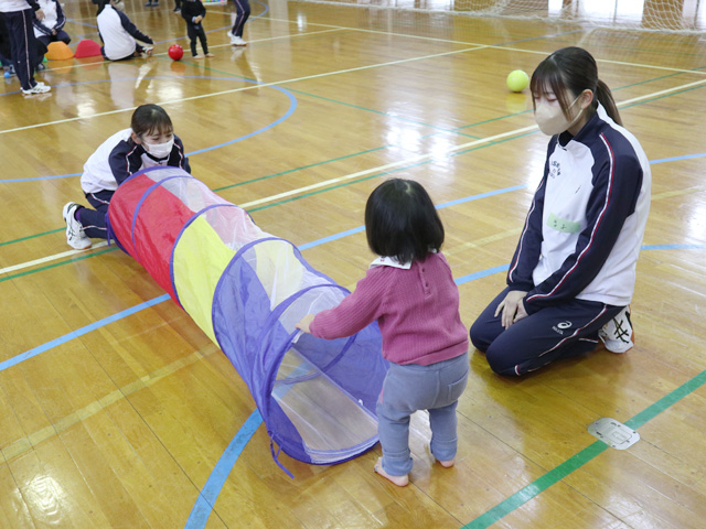 西短大の体育館であそぼう！／双子ファミリー子育て交流会※4