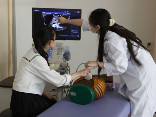 臨床検査技師の魅力を世に広め、医療従事者の育成に貢献したい！2